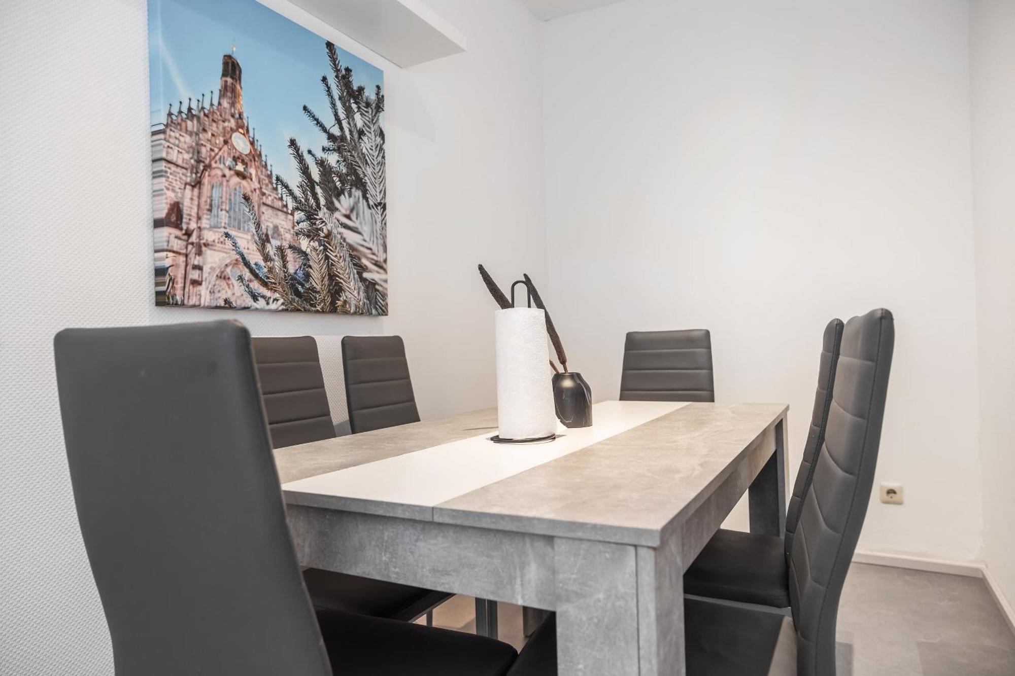 Oldtown By Staystay, Close To Castle & Main Market Square Apartment *